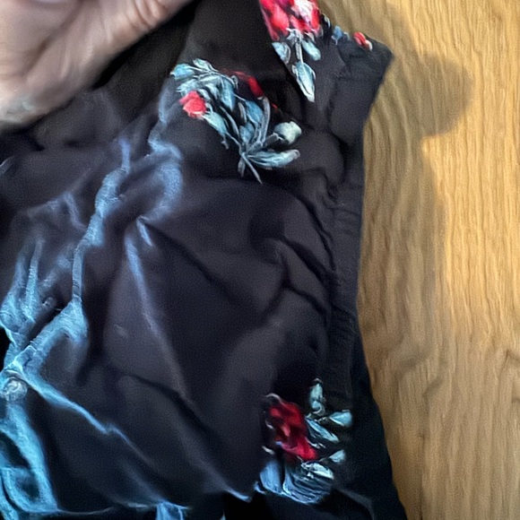 J.Jill tunic top  xL Tall Black with red flowers. - Picture 2 of 5